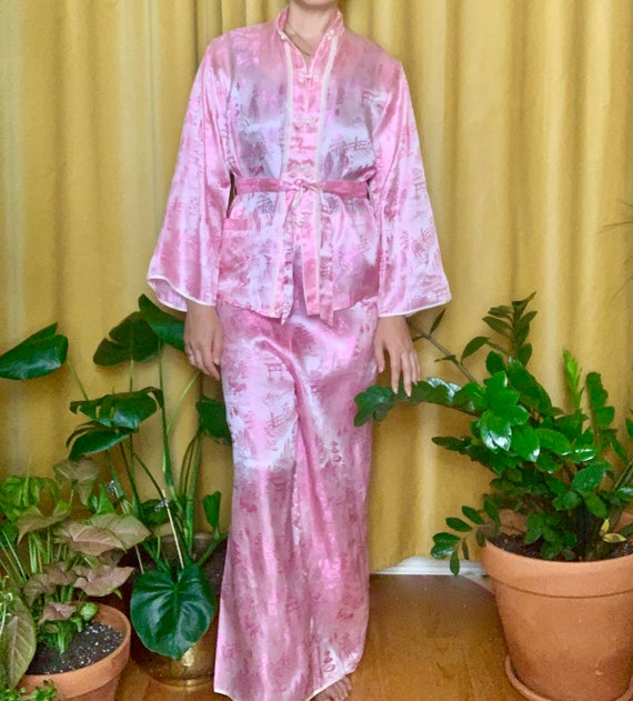 Vintage 1950s Pink Satin Chinese 3-Piece Loungewea