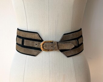 Signed YSL 70s Lucite Tortoise and Gold Chain Link Belt  display picture 3