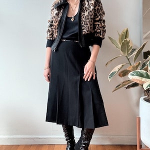 スカート [CELINE] Suede skirt with Triomphe buttons CELINE Celine Suede Skirt With Triomphe Buttons | elliebelle