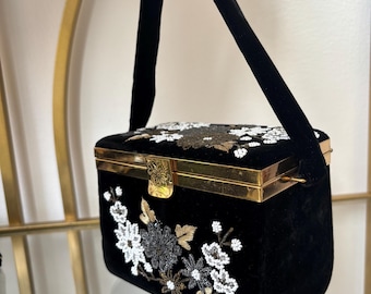 Vintage 1950s Black Velvet Beaded Box Bag