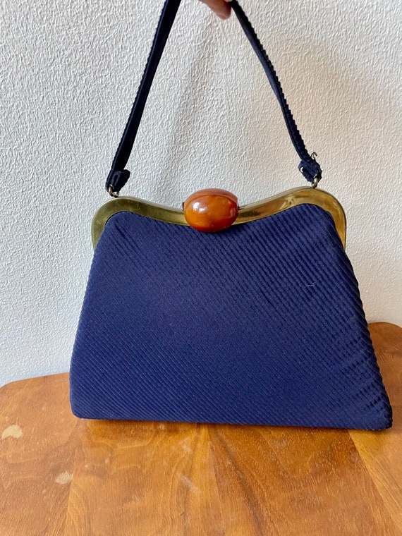 Vintage navy framed handbag with bakelite clasp - image 3