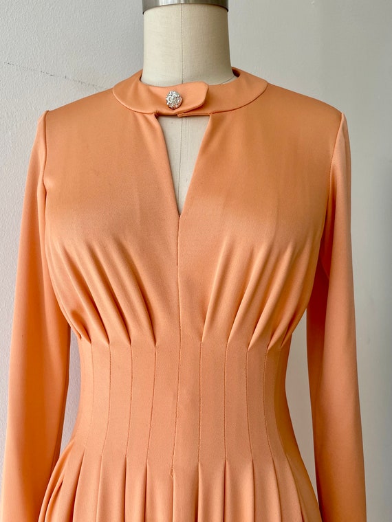 Vintage 1970s Peach Pleated Jersey Maxi Dress - image 3