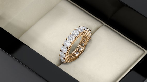 Cushion cut diamond eternity ring deals