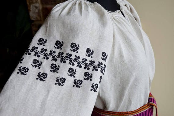 Ukrainian embroidery Vyshyvanka Ethnic shirt Linen