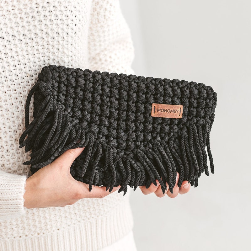 MALU PRINT WRISTLET CLUTCH HANDBAG BLACK main image 1
