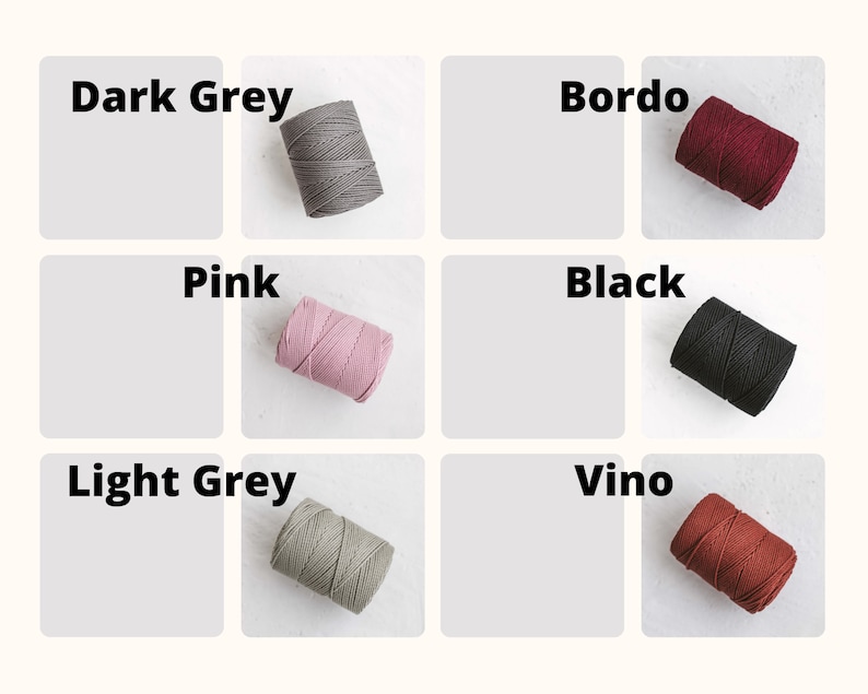 K&ouml;nnte beinhalten: Sechs Spulen gewachster Baumwollschnur in verschiedenen Farben: Dunkelgrau, Bordeaux, Rosa, Schwarz, Hellgrau und Wein.