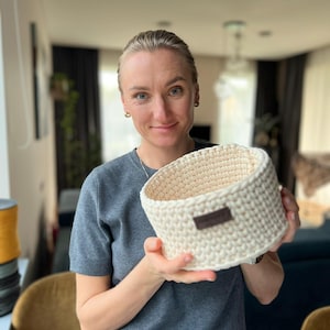 Modèle de panier au crochet facile : projet de bricolage rapide | Panier avec base en bois