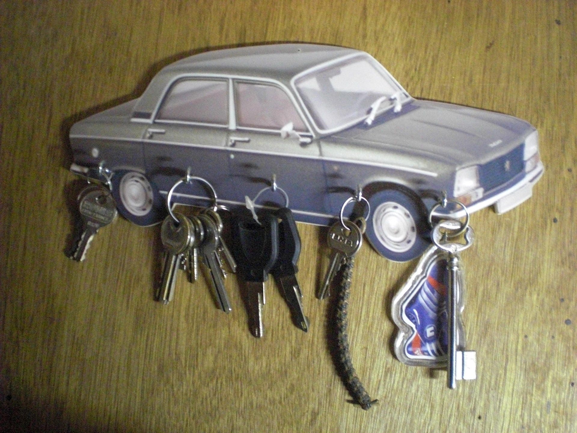 Porte Clés Peugeot 304/ Accroche 304