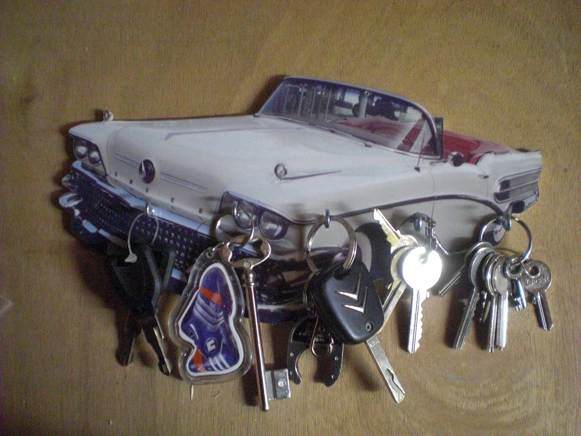 Porte Clés Mural Buick Century, Accroche Vintage Personnalisé, Portrait Pet, Cadeau Personnalisé