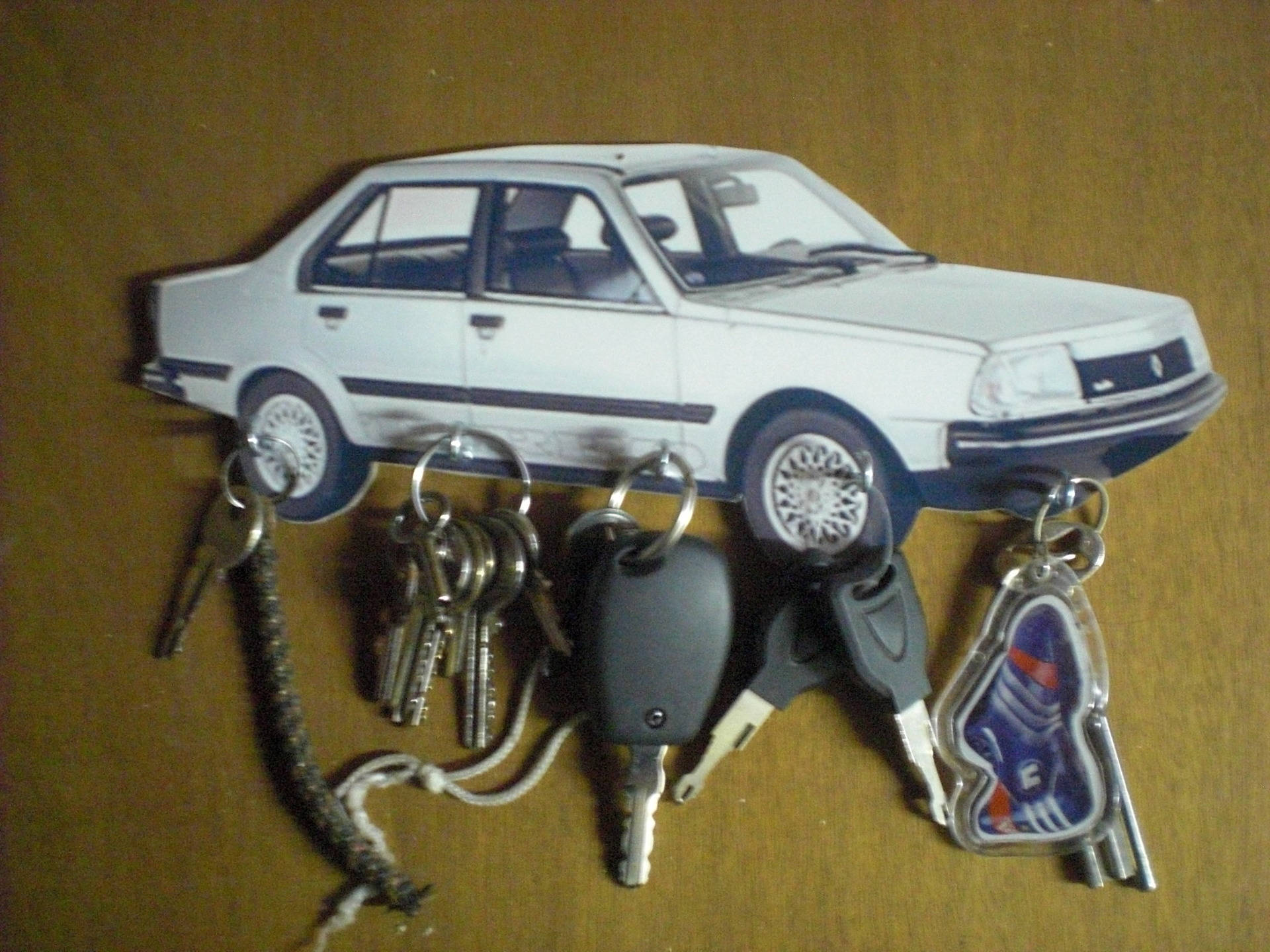 Porte Clés Mural Renault 11 Turbo, Accroche Mural, Portrait Personnalisé, Portrait Pet, Cadeau Perso