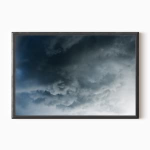 Fotografia del cielo / Stampa di nuvole temporalesche blu navy / Opera d'arte naturalistica stampabile SCARICA #0528