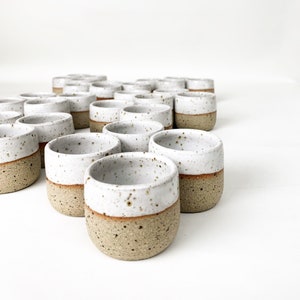 PREORDER-2 oz - 4 oz Hand geworfen Keramik Espresso Tasse, Becher, handgemachtes Geschenk, Hauseinweihung Geschenk, Foodie Geschenk, Macchiato Tasse