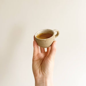 Taza de espresso de cerámica hecha a mano de 3 oz, vaso, regalo hecho a mano, regalo de calentamiento de la casa, regalo foodie, taza Macchiato imagen 2