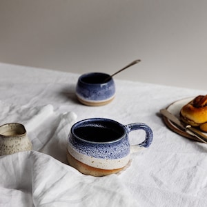 Taza de cerámica de gres hecha a mano: 7 oz para café, té o capuchino.