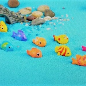 4 Miniature Fish - Random Colors