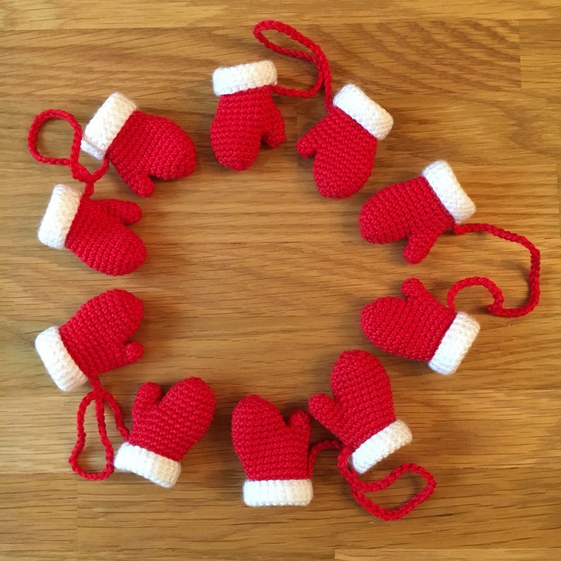 Crochet Mini Santa Mittens Crochet Mini Santa Mittens