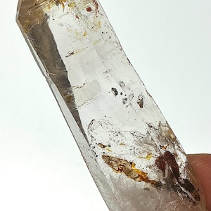 Firefly petroleum quartz, natural uv reactive from madagascar