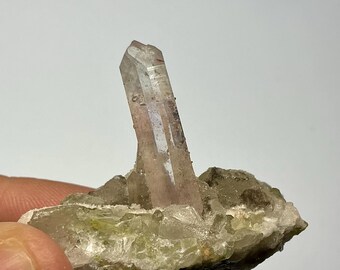 透明な針状水晶ポイントクラスター、鉱物標本 - Etsy 日本