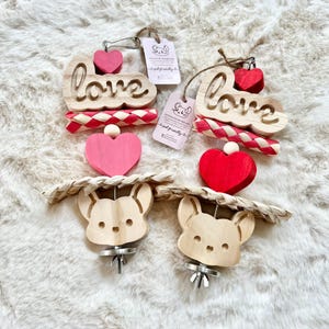 Juguete masticable de chinchilla con forma de corazón / Divertido juguete colgante de madera para mascotas pequeñas