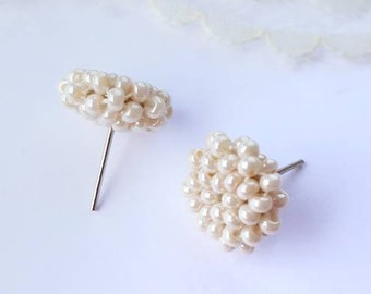 Seed pearl stud earrings Small seed bead earrings Neutral beige stud earrings 12 mm Bridesmaid earrings set of 6 Wedding pearl earrings
