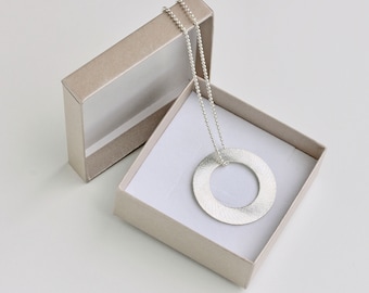 Silberkette mit Silberring, Anhänger, 3,5 cm, Silber 925, Puristische Kette, Großer Silberring, Designerschmuck, Außergewöhnlicher Schmuck