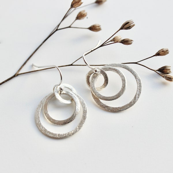 Hängeohrringe Silber 925, Silberschmuck, Ohrring mit  Silberringen, zeitloser Schmuck, Geschenk  Freundin, Weihnachtsgeschenk Kollegin