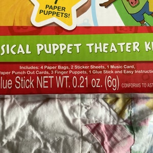 Cocomelon Musical Puppet Theatre Kit imagem 3