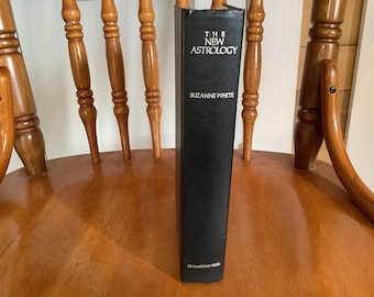 The New Astrology , Suzanne White, vintage hardcover 1986, with reference chart