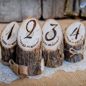 Numeri da tavolo rustici per matrimonio Numeri da tavolo in legno incisi Decorazione per matrimonio in stile boho nel bosco Numeri da tavolo in legno bruciato Matrimonio boho