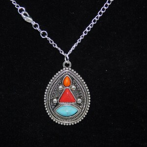 Oval Style Pendant  Design  Necklace