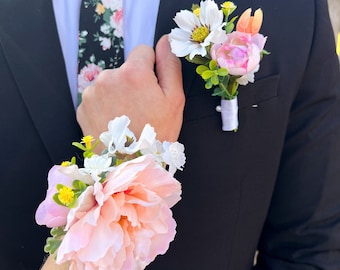 Peach Fuzz Prom Corsage and Boutonniere Set / White and Peach Wildflower Corsage and Boutonniere Set / Bright and Flowy Silk Floral Set