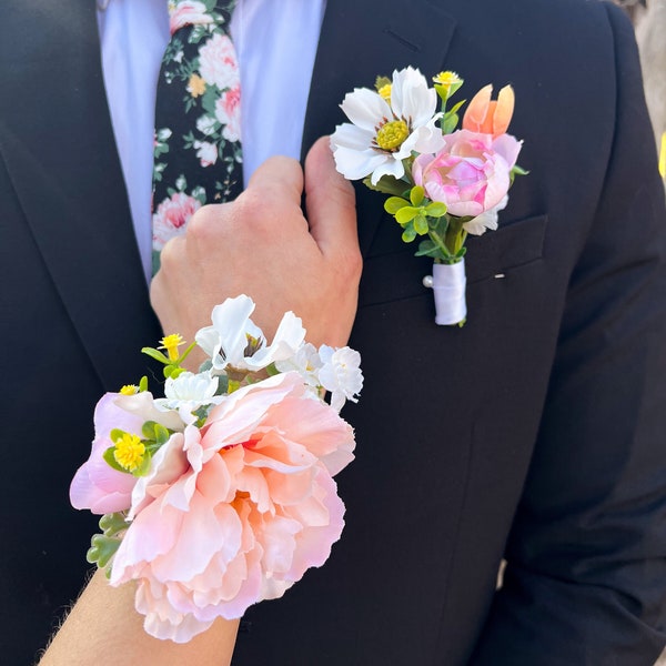 Peach Fuzz Prom Corsage and Boutonniere Set / White and Peach Wildflower Corsage and Boutonniere Set / Bright and Flowy Silk Floral Set