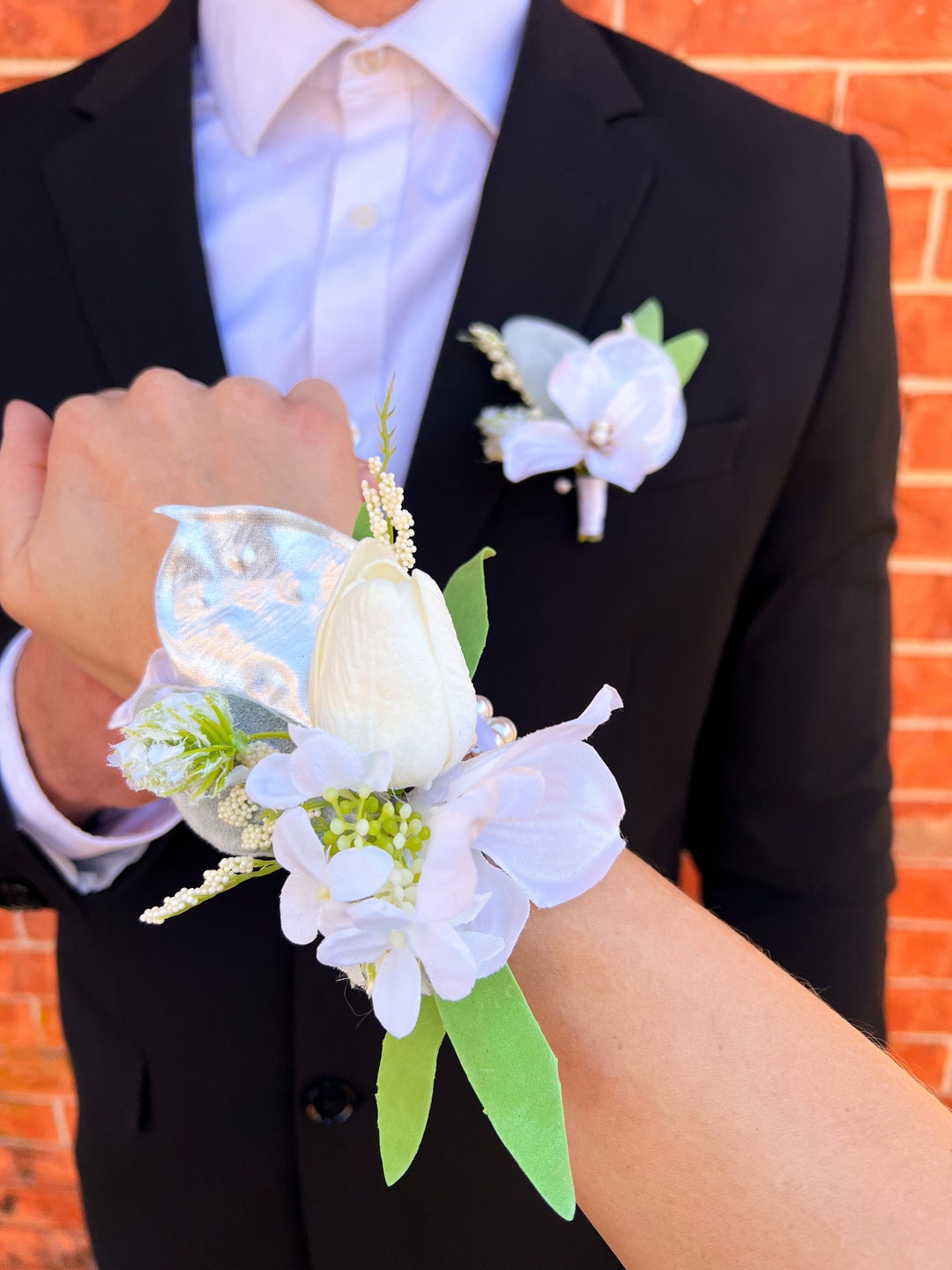 Do You Get A Corsage For Winter Formal