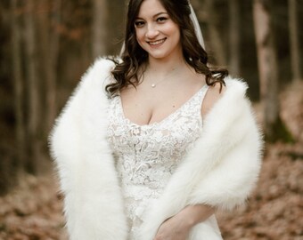 Ivory Faux Fur Bridal Wrap, Wedding Fur Shrug, Ivory Fur Wrap, Bridal Faux Fur Stole Fur Shawl Cape, Wedding Faux Fur Wrap (Lilian Ivy03)