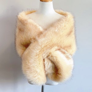 Champagne with black tips Faux Fur bridal Wrap, Wedding Fur Shrug, Bridal Faux Fur Stole Fur Shawl Cape (Lilian Cha03)