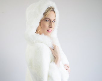 Ivory Faux Fur Bridal Cape, Wedding Faux Fur Coat, Bridal Cape, Hooded Cape, Hooded Fur Cloak, Fur Cape, Snow Wedding (Juliet Wht01)