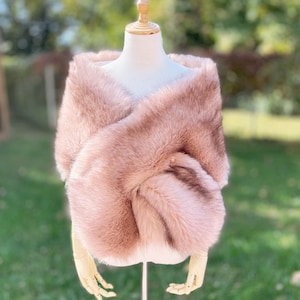 Pink with Black Tips Fur bridal wrap, Dusty Rose Wedding Fur, Bridal Fur, Fur Wrap, Bridal Faux Fur Stole Fur Shawl Cape (Lilian Pin03)