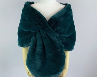Vintage Green faux fur bridal wrap, Wedding Fur shrug, Bridal Fur Stole Fur Shawl Cape, Bridesmaid Gift, Winter Wedding gift (Audrey Grn05 )