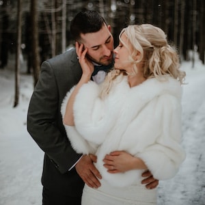 Ivory Faux Fur Bridal Cape, Wedding Faux Fur Coat, Bridal Cape, Hooded Cape, Hooded Fur Cloak, Fur Cape, Snow Wedding (Juliet Wht01)