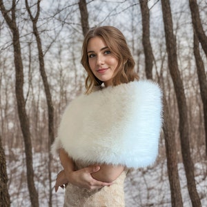Off White / Soft Ivory Faux Fur Shawl, Faux Fur Wrap, Wedding Fur Wrap, Bridal, Winter Wedding Cover-Up, Bridesmaids Gifts (Serena Ivy07)