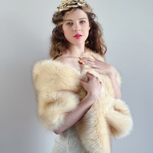 Gold Champagne Faux Fur bridal Wrap, Wedding Fur Shrug, Bridal Faux Fur Stole Fur Shawl Cape (Lilian Cha03)