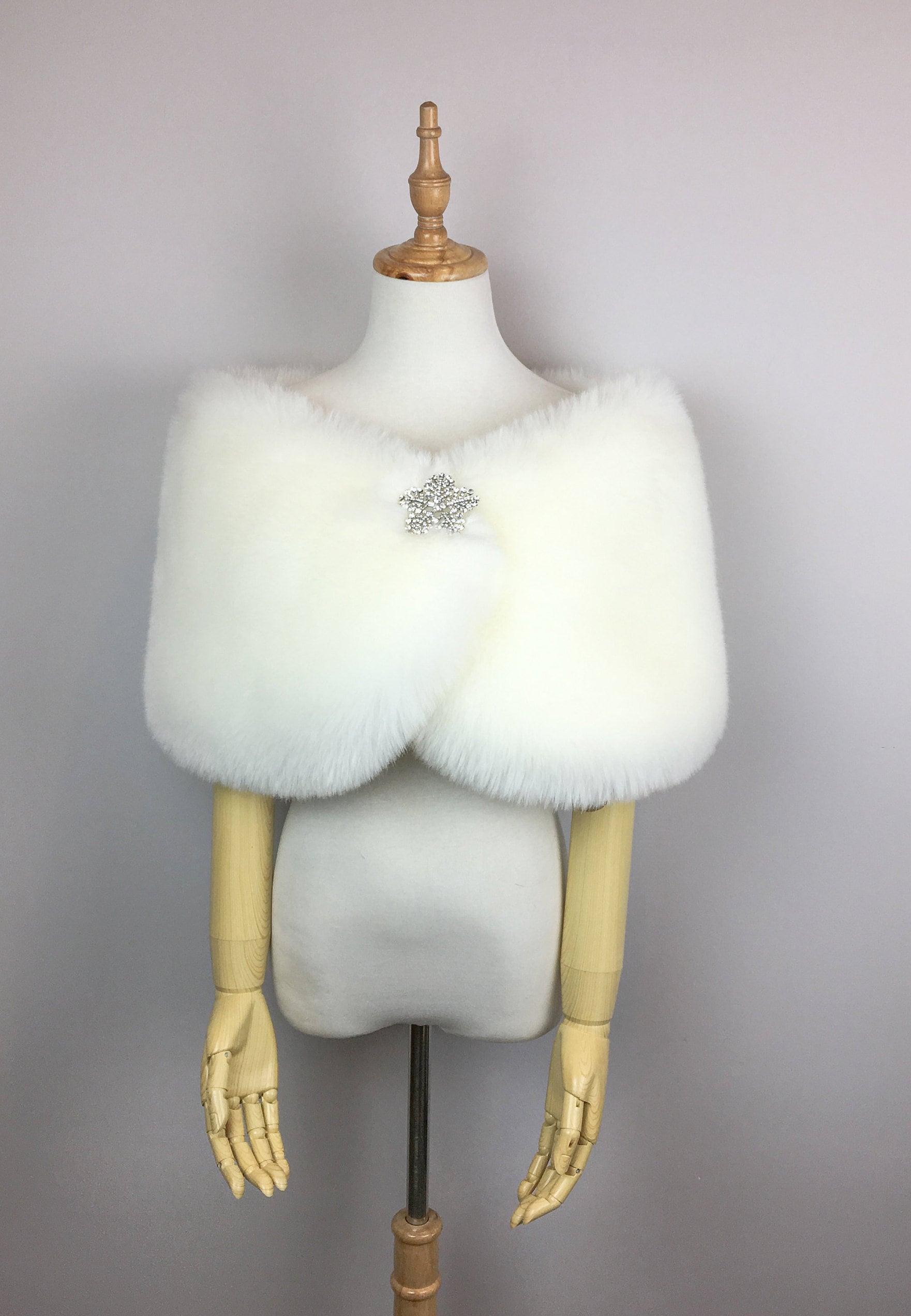 Light Ivory Faux Fur Bridal Wrap Wedding Fur Shrug White Fur - Etsy