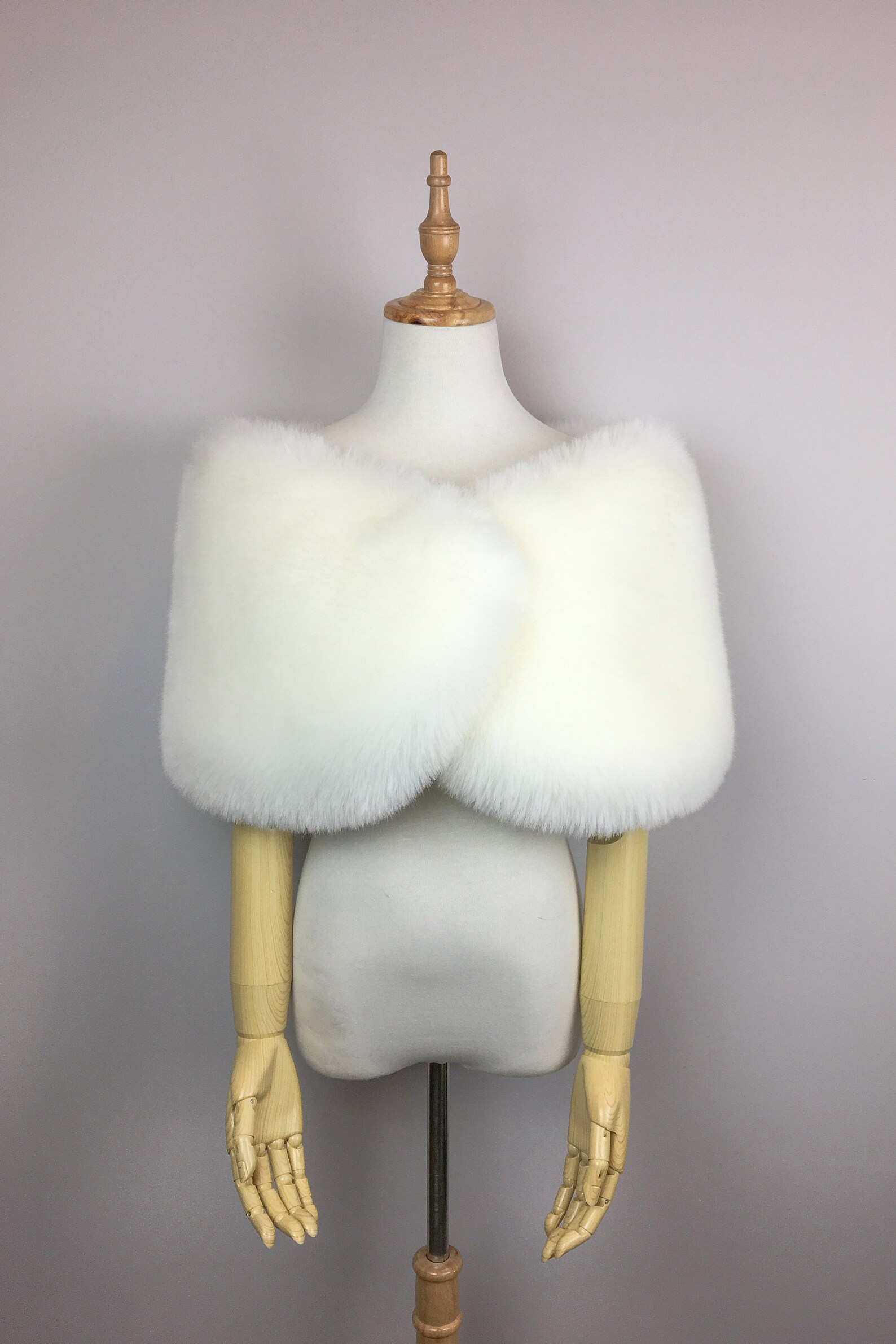 Light Ivory Faux Fur Bridal Wrap Wedding Fur Shrug White Fur | Etsy