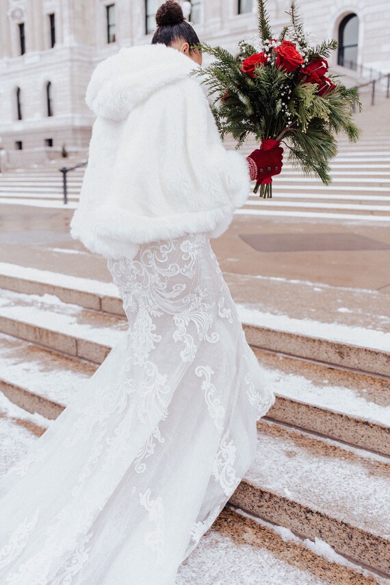 Light Ivory Faux Fur Bridal Cape, Wedding Fur Coat, Wedding Fur Wrap, Bridal Faux Fur Stole Fur Shawl (Juliet Wht01)