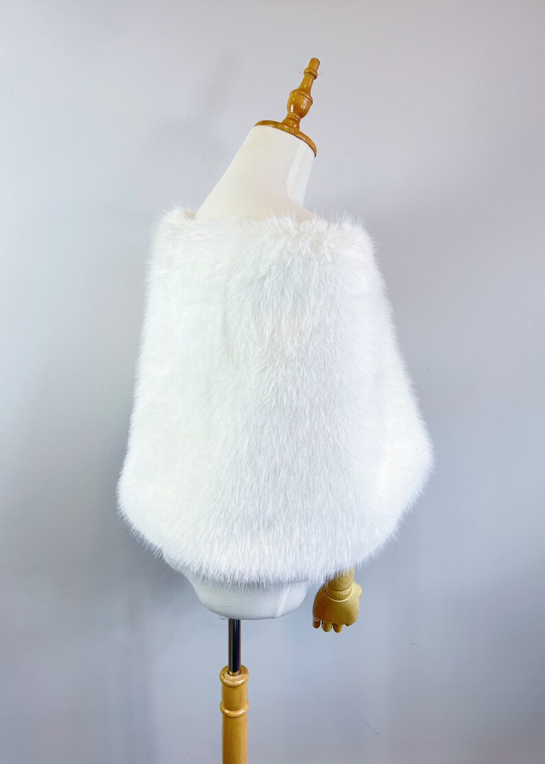 White Faux Fur Shawl EA01425WH00