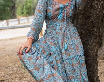 Robe longue en soie. Robe bohème, robe hippie chic ,robe gipsy ,Robe boho,robe gitane,robe  bohemienne,robe d été, robe fleuri ,robe vintage