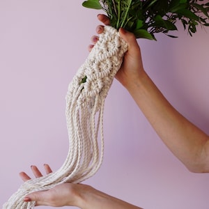 Wedding Bouquet Wrap, Macrame Wedding Flowers Wrap, Elopement Bouquet Wrap, Boho Bouquet Holder, Bride To Be Gift, Bridesmaids Bouquet Wrap