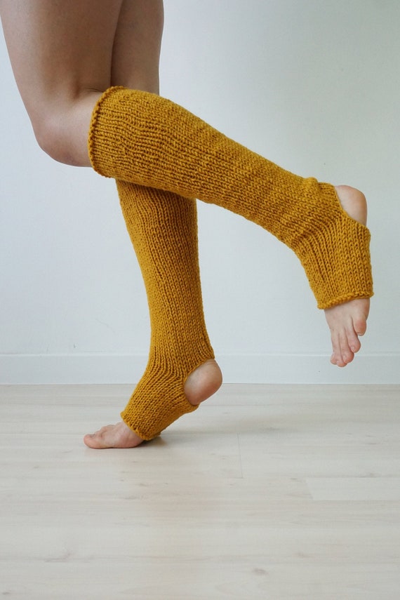 Chaussettes de yoga Vetements pour femme Jambieres moutarde Vetements de yoga Accessoires de yoga a domicile Chaussettes hautes jaunes Guetres de yoga Jambieres en tricot Etsy France