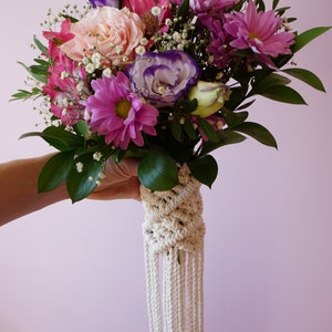 Wedding Flowers Wrap, Macrame Bouquet Wrap, Bridesmaids Flowers Wrap, Elopement Bouquet Wrap, Boho Wedding Bouquet Holder, Bride To Be Gift