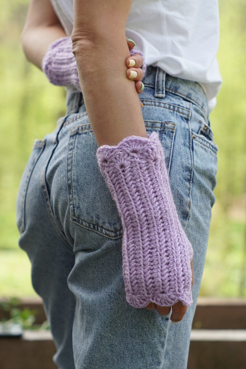 Rosa und graue gestrickte Handschuhe, Mohair fingerlose Handschuhe, gestrickte fingerlose Handschuhe, Strick Texting Handschuhe, Mohair Winter Accessoires Lilac